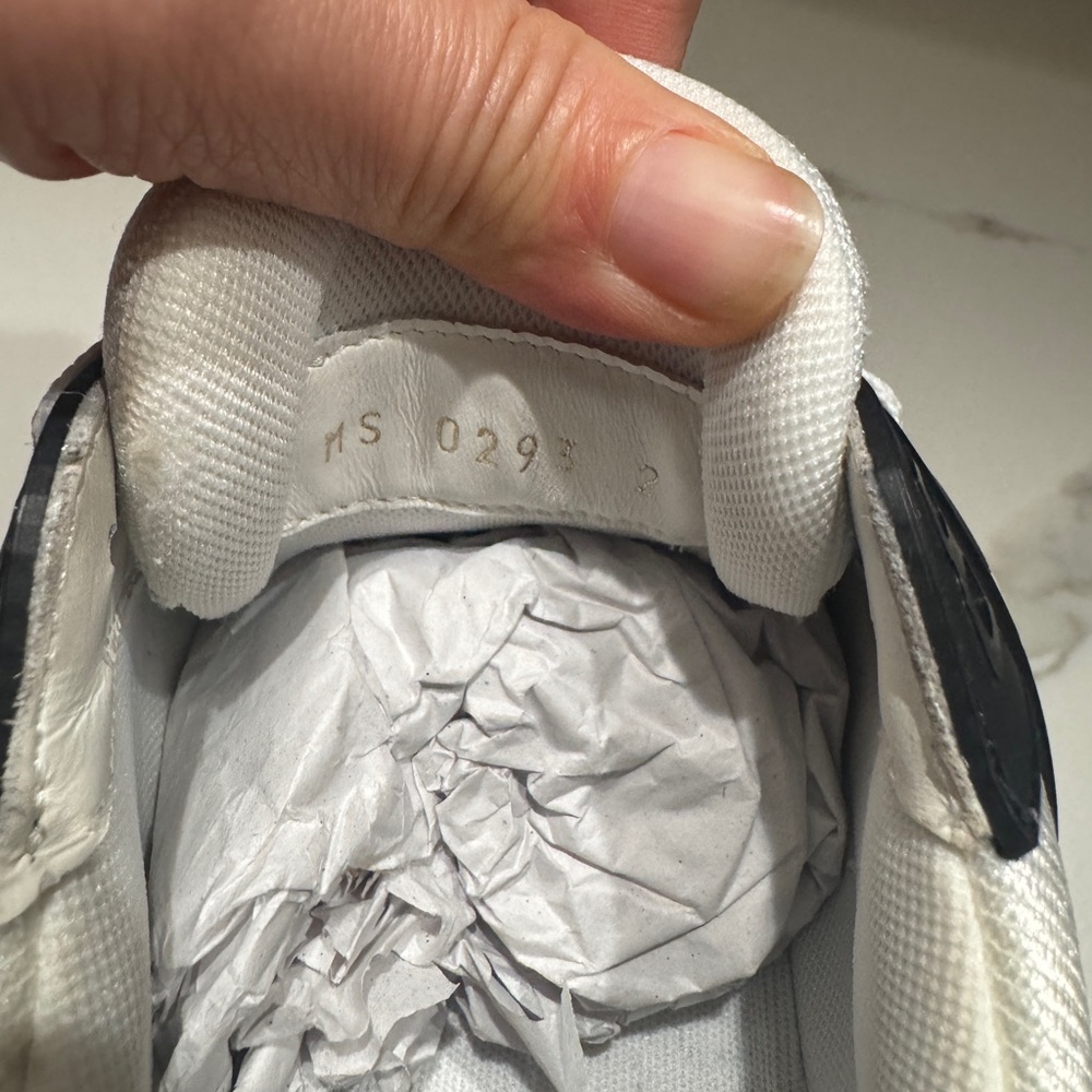 Louis Vuitton denim trainers - Picture 6 of 6